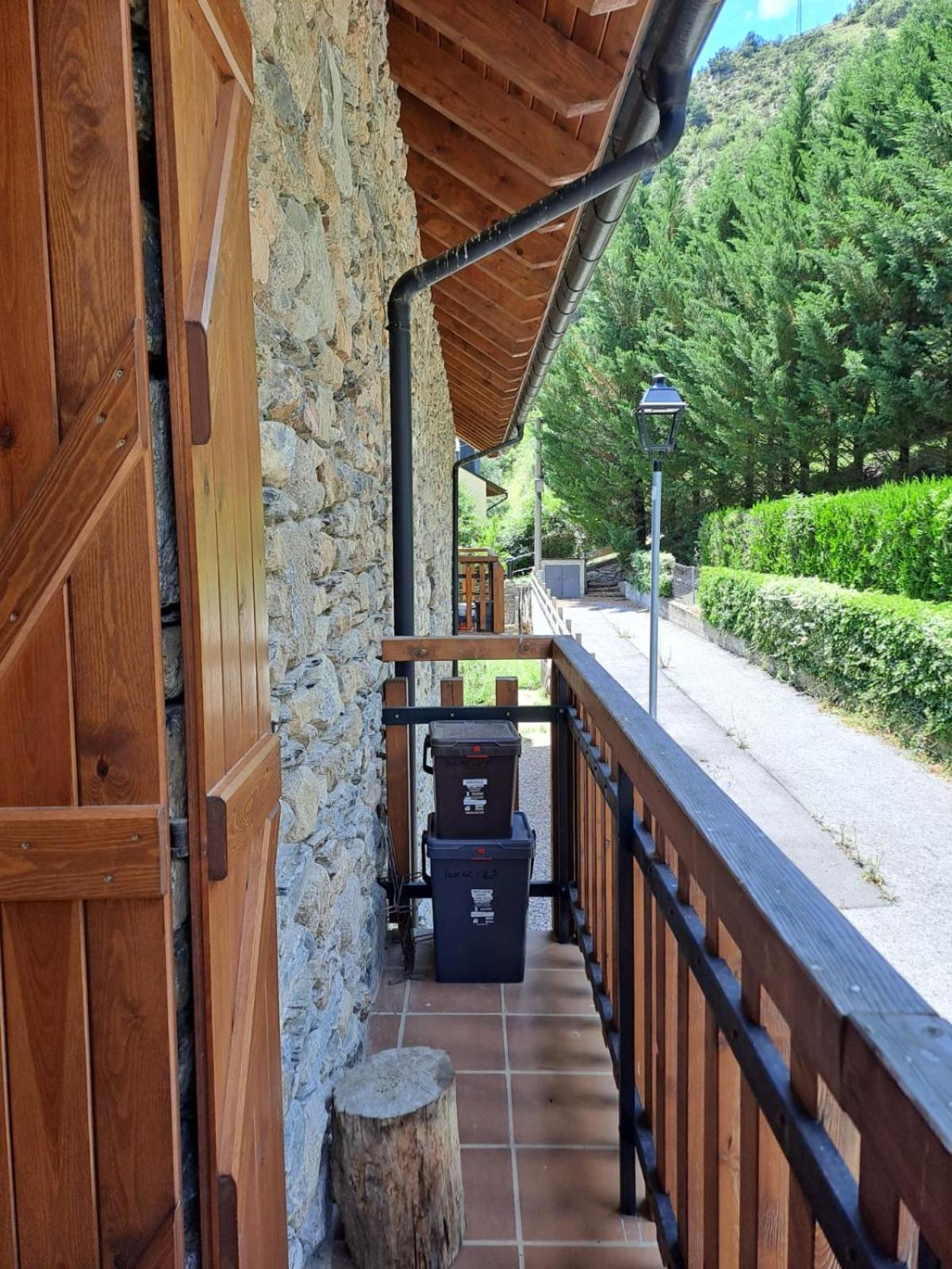 Duplex De Muntanya En Zona Verda A Escalo Exterior foto